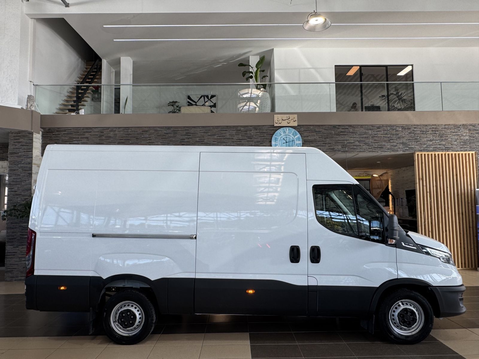 Iveco EMIRA 2021 г. Белый, пробег 54568 км