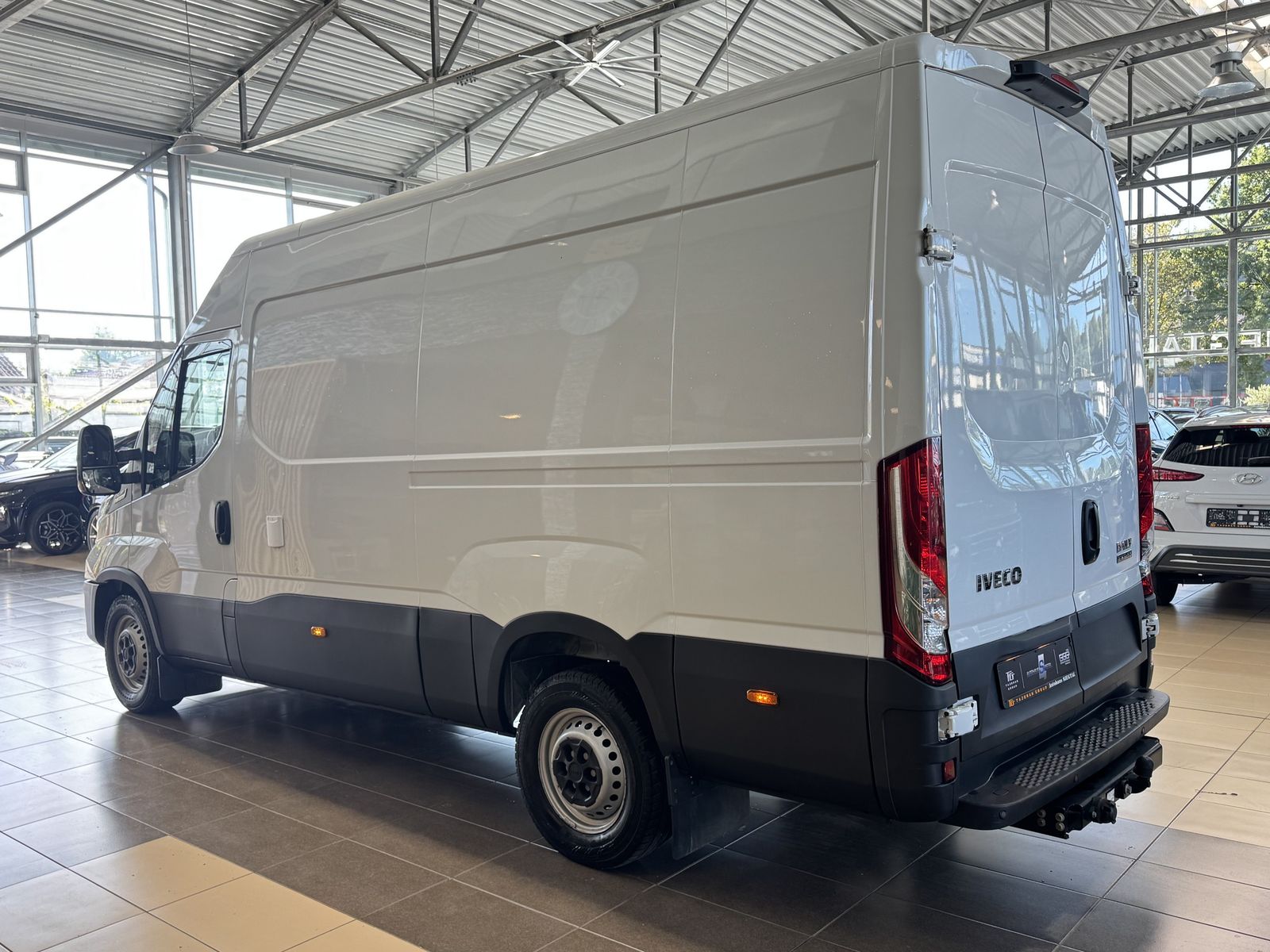 Iveco EMIRA 2021 г. Белый, пробег 54568 км