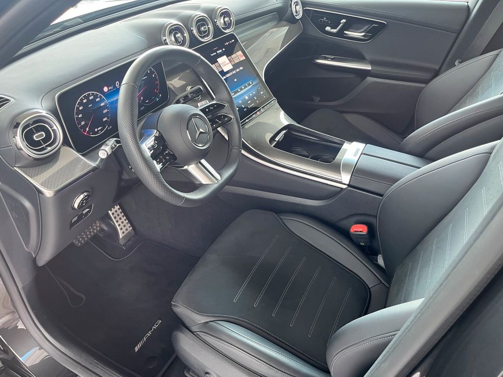 Mercedes-Benz GLC 200 2026 г. Серый, пробег 9959 км