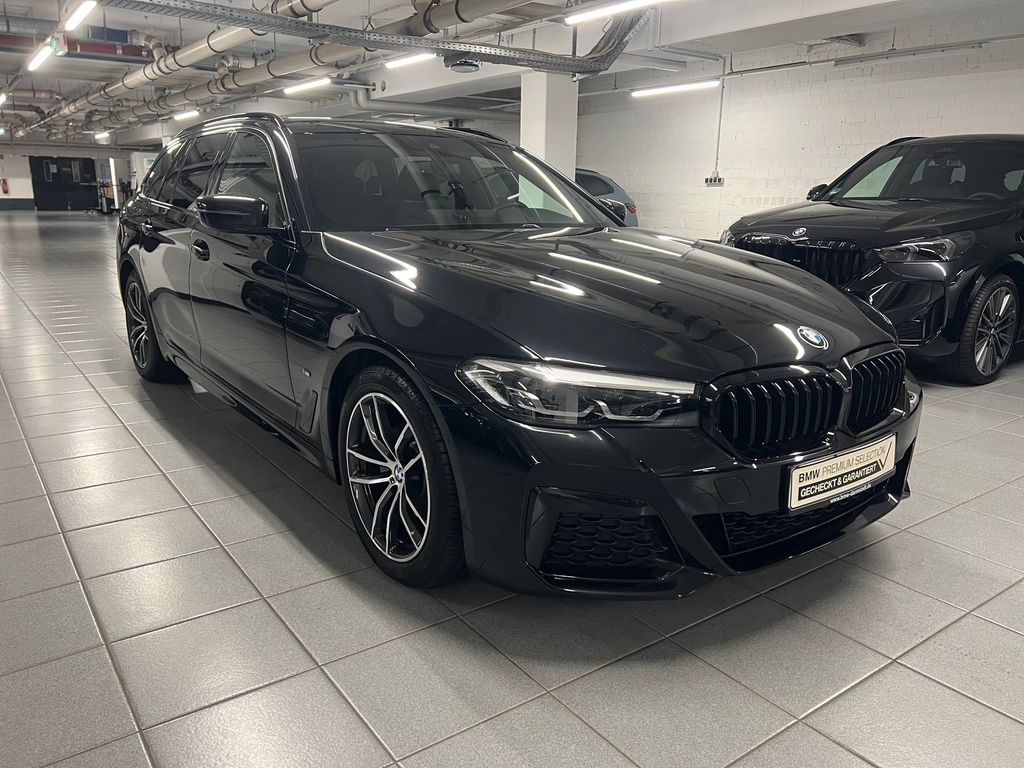 BMW 520 2023 г. Чёрный, пробег 23135 км