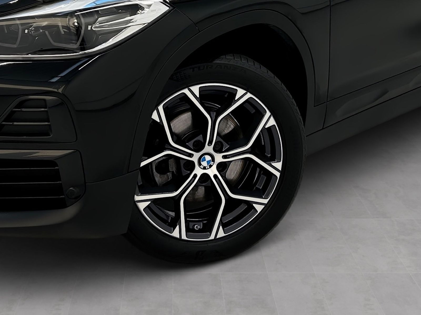 BMW X2 2023 г. Чёрный, пробег 23137 км