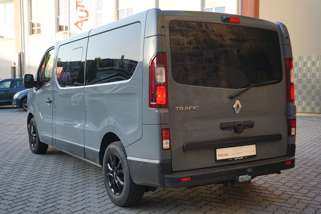 Renault Trafic 2023 г. Серый, пробег 59171 км