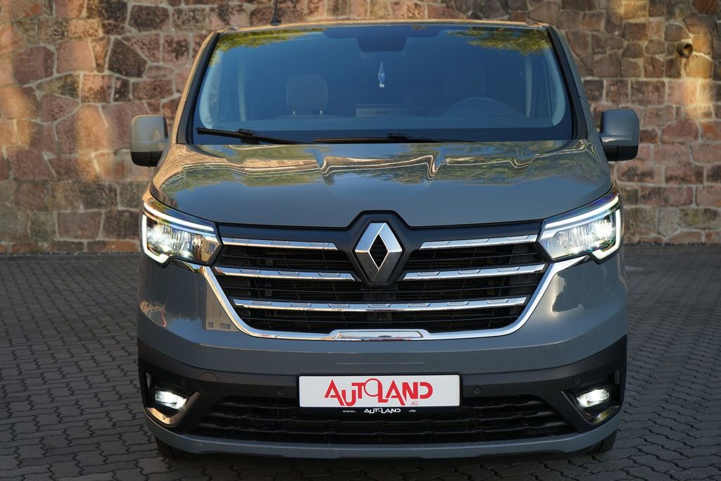 Renault Trafic 2023 г. Серый, пробег 59171 км
