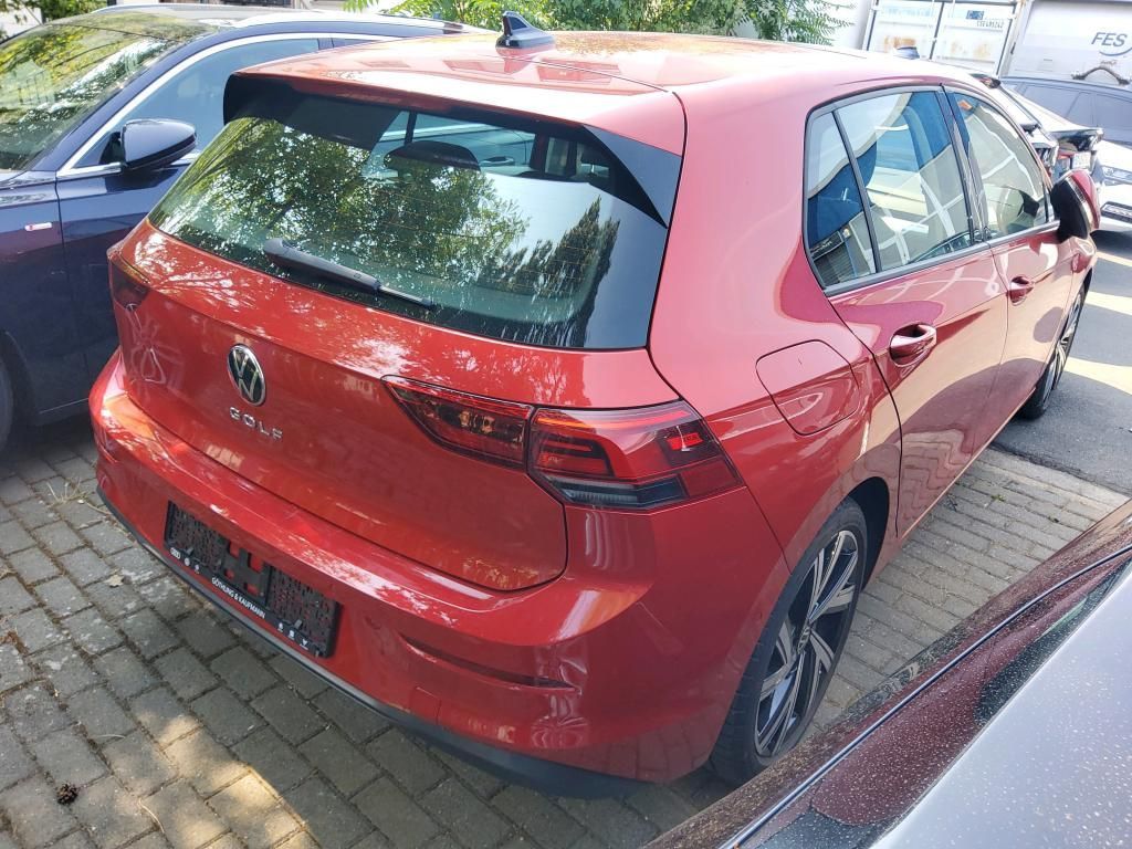 Volkswagen Golf 2023 г. Красный, пробег 39100 км