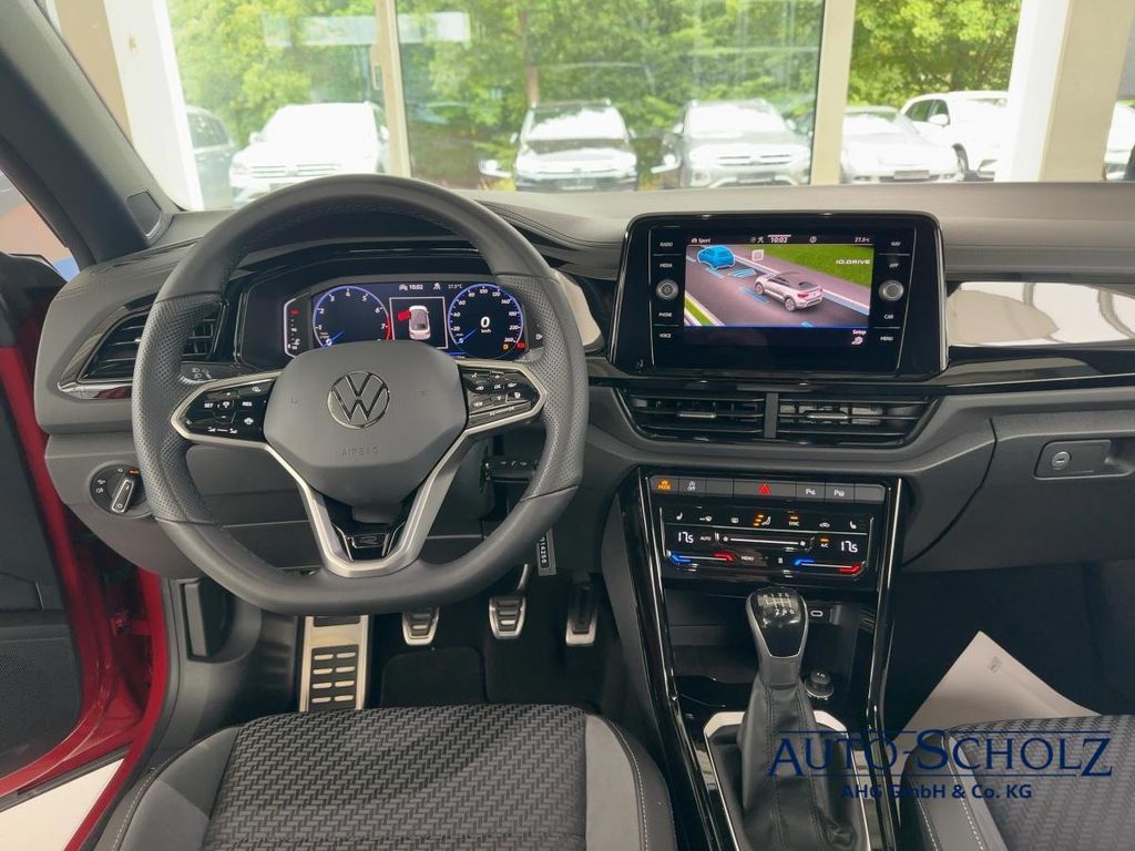 Volkswagen T-Roc 2022 г. Красный, пробег 15750 км
