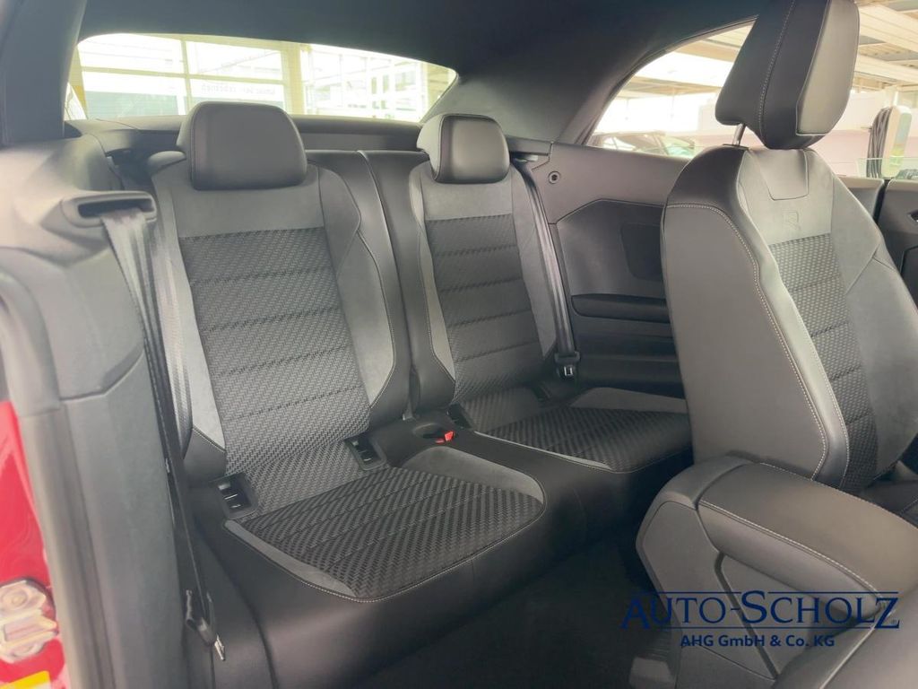 Volkswagen T-Roc 2022 г. Красный, пробег 15750 км