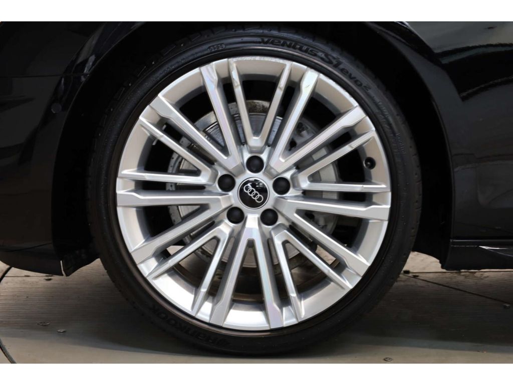 Audi A4 2023 г. Чёрный, пробег 32188 км