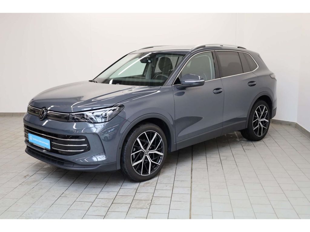 Volkswagen Tiguan 2024 г. Серый, пробег 30315 км