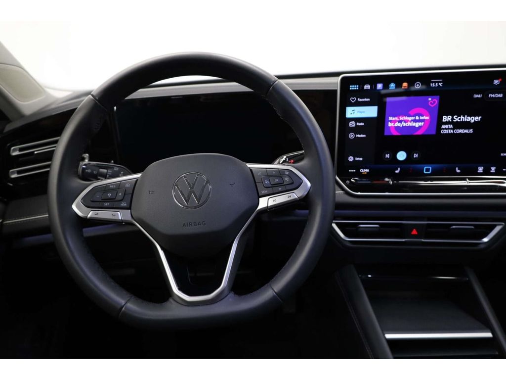 Volkswagen Tiguan 2024 г. Серый, пробег 30315 км