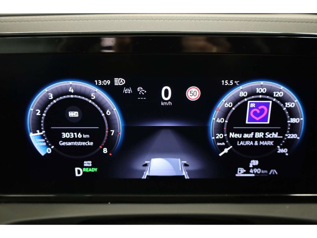 Volkswagen Tiguan 2024 г. Серый, пробег 30315 км