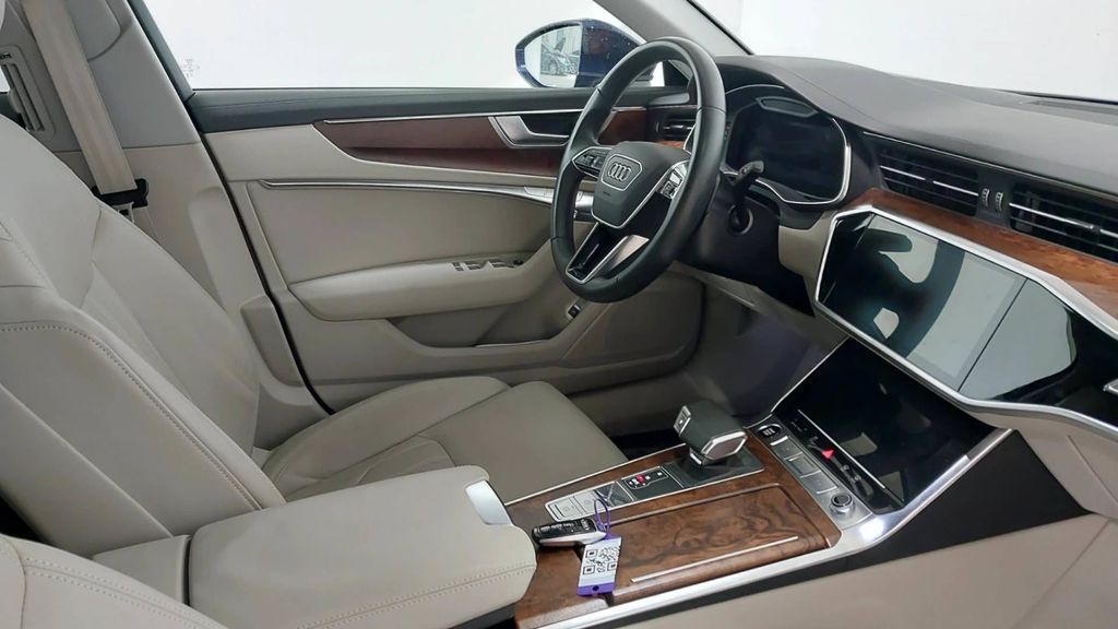 Audi A6 2023 г. Синий, пробег 42600 км