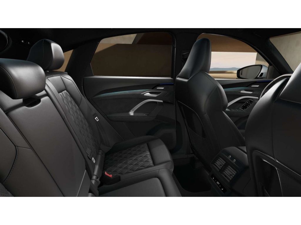 Audi SQ5 2026 г. Белый, пробег 18389 км