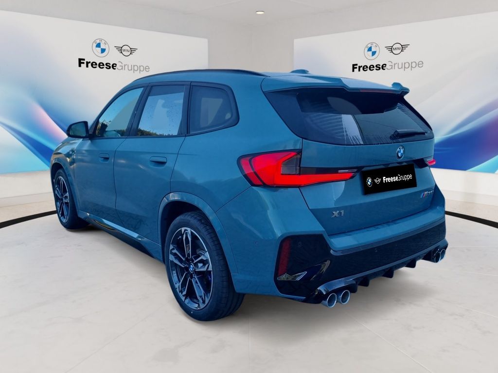 BMW X1 2025 г. Зелёный, пробег 9488 км