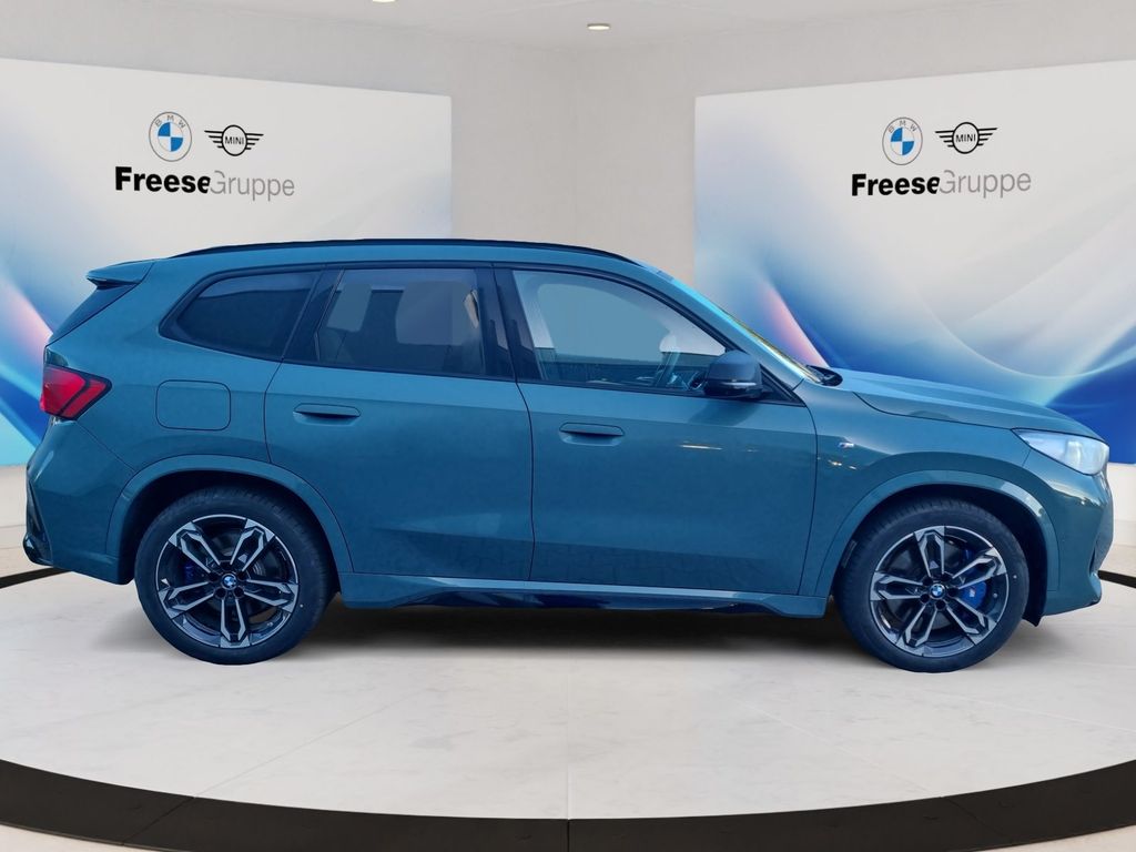 BMW X1 2025 г. Зелёный, пробег 9488 км