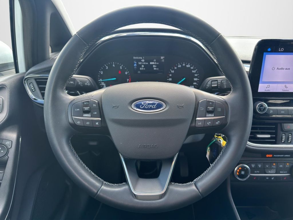 Ford Fiesta 2022 г. Белый, пробег 32200 км