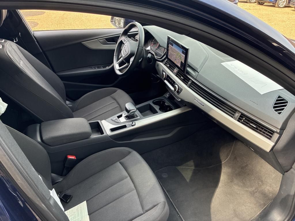 Audi A4 2022 г. Синий, пробег 48863 км