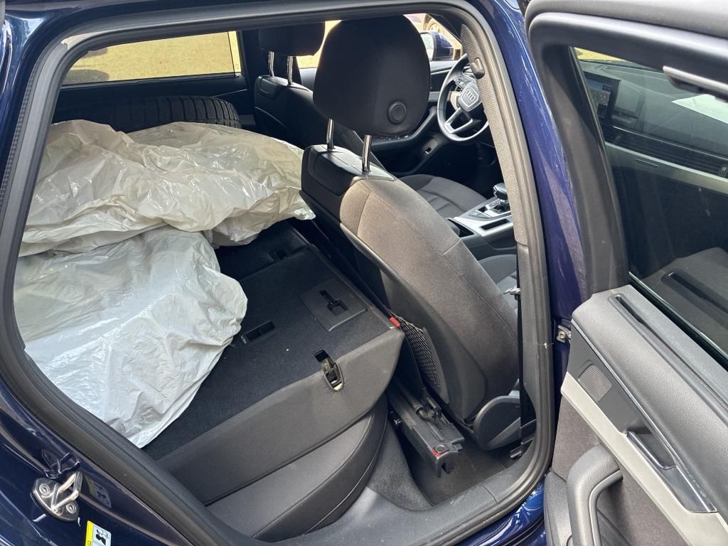 Audi A4 2022 г. Синий, пробег 48863 км