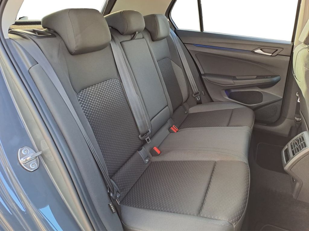 Volkswagen Golf 2022 г. Серый, пробег 24800 км