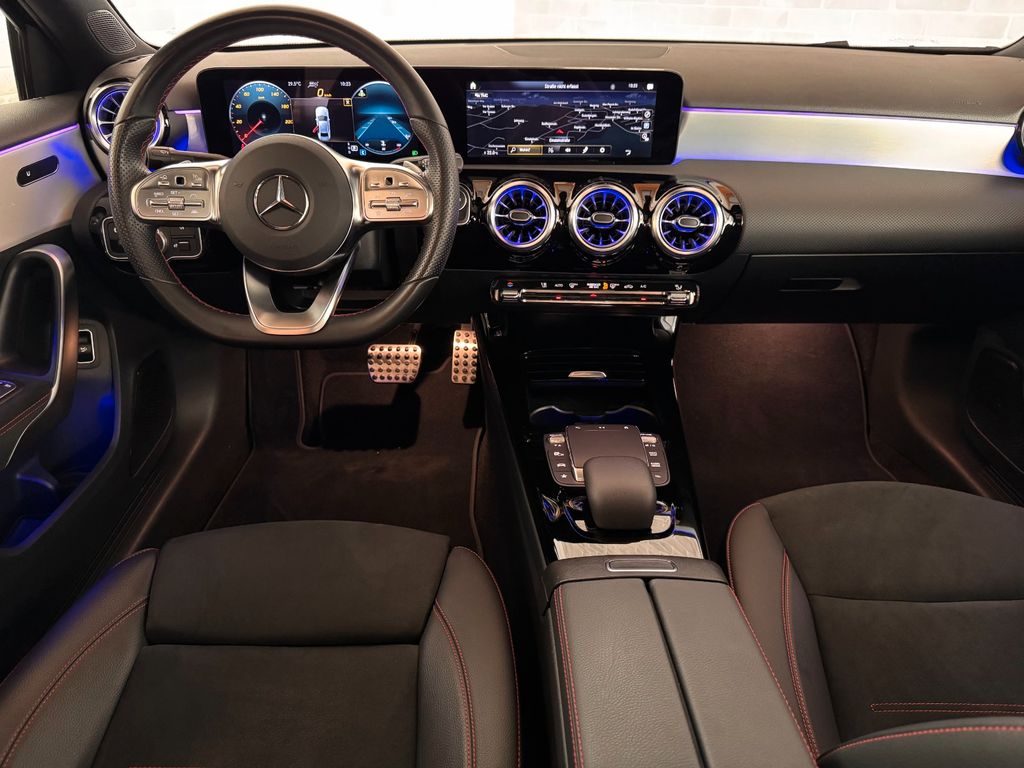 Mercedes-Benz A 200 2022 г. Чёрный, пробег 30000 км