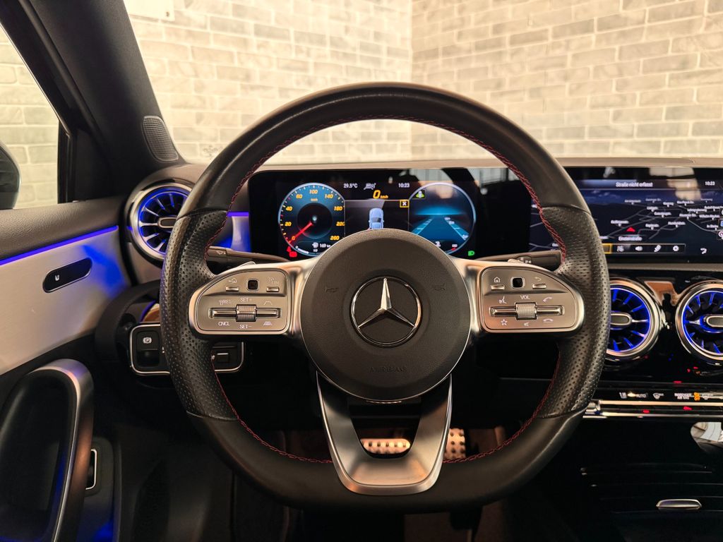 Mercedes-Benz A 200 2022 г. Чёрный, пробег 30000 км
