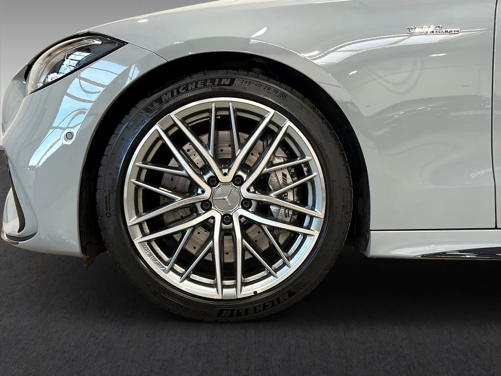 Mercedes-Benz C 43 AMG 2025 г. Серый, пробег 12982 км