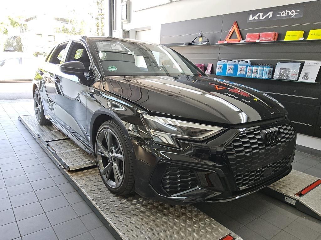 Audi A3 2023 г. Чёрный, пробег 33721 км