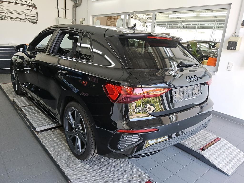 Audi A3 2023 г. Чёрный, пробег 33721 км