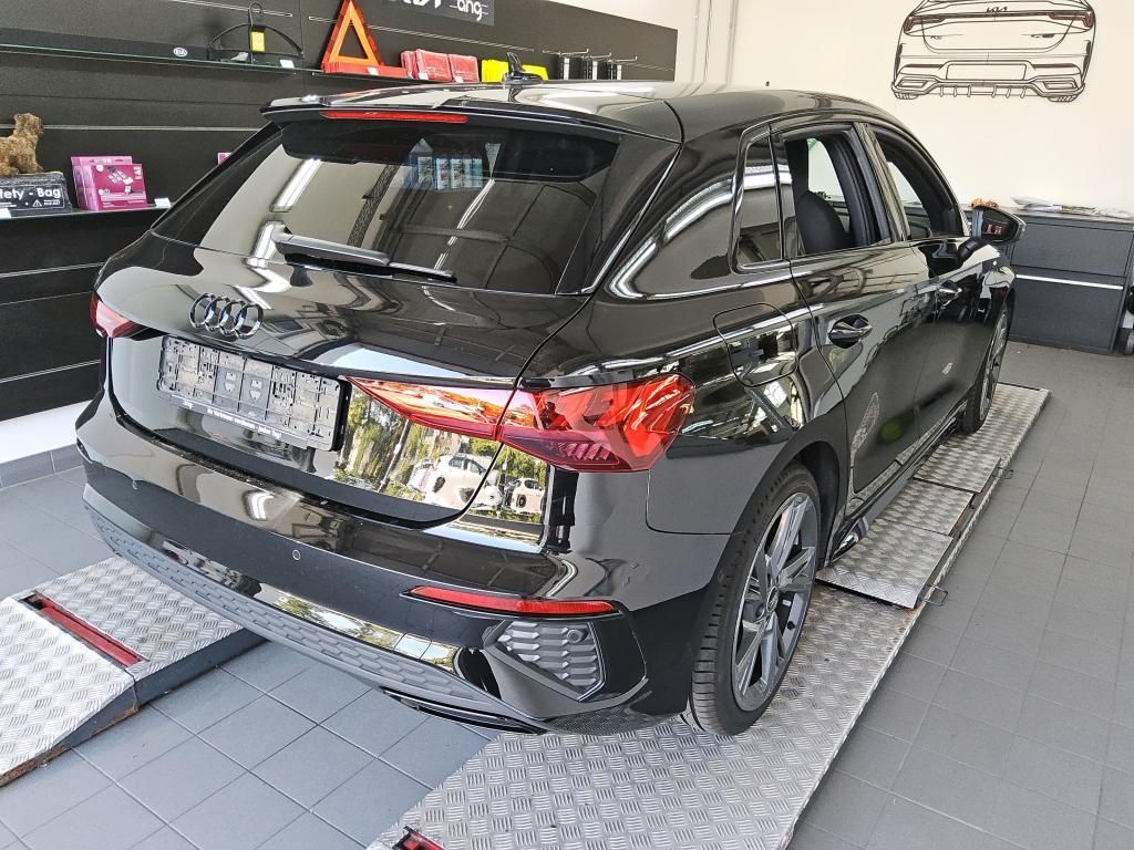 Audi A3 2023 г. Чёрный, пробег 33721 км