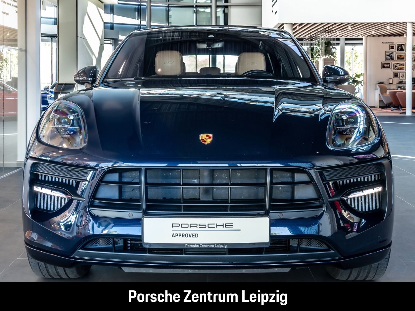 Porsche Macan 2021 г. Синий, пробег 37900 км