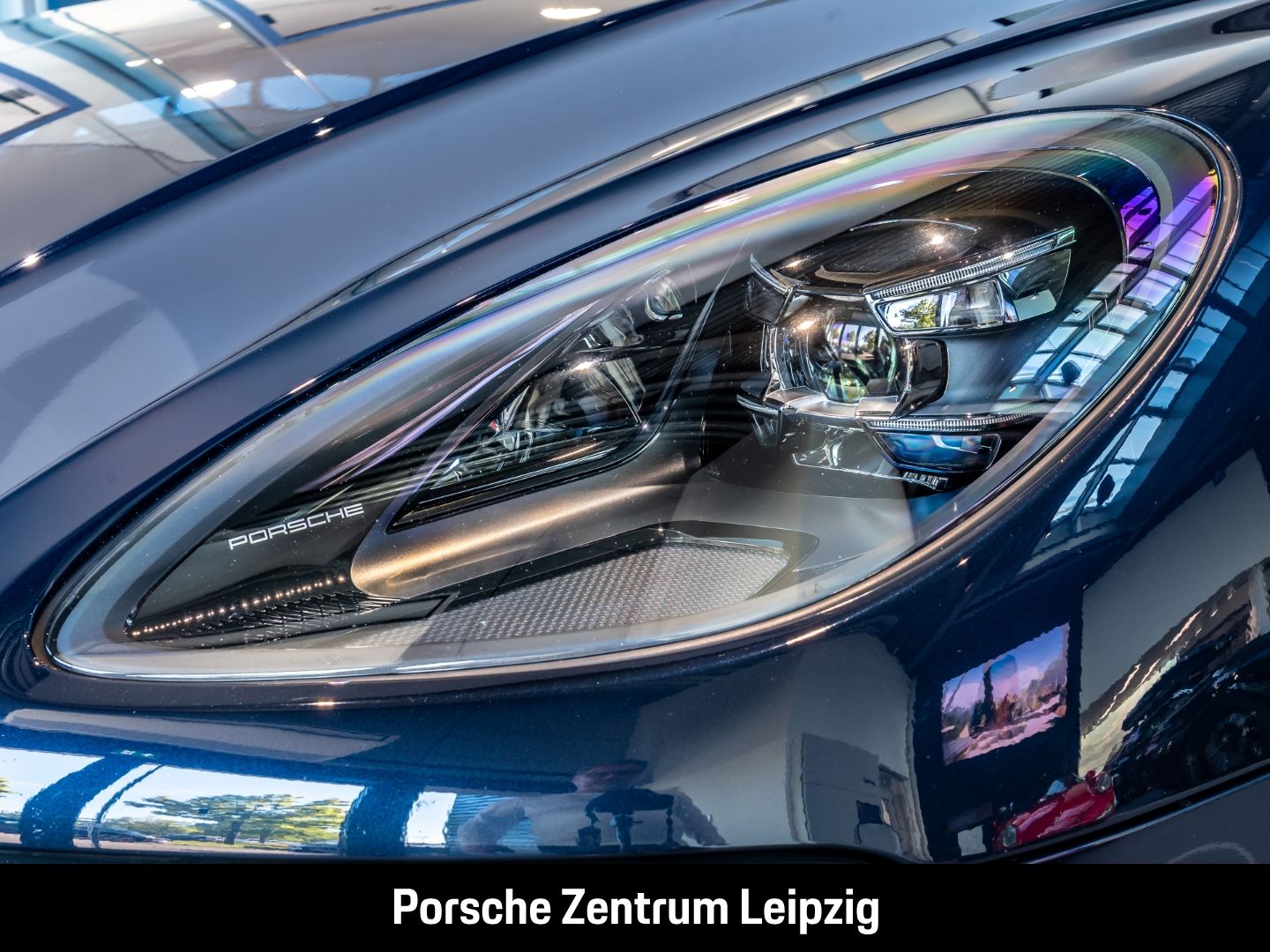 Porsche Macan 2021 г. Синий, пробег 37900 км