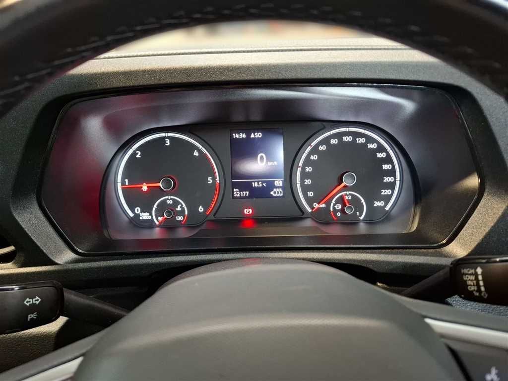 Volkswagen Caddy 2023 г. Серебристый, пробег 52176 км