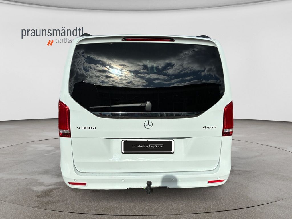 Mercedes-Benz V 300 2022 г. Белый, пробег 50707 км