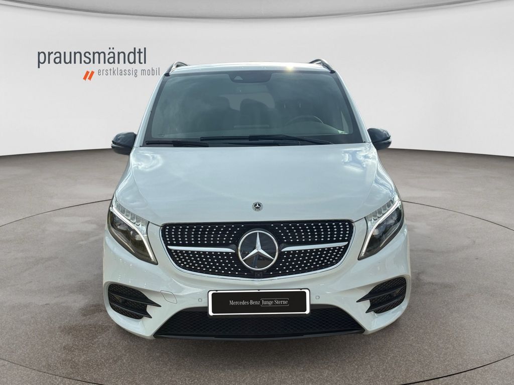 Mercedes-Benz V 300 2022 г. Белый, пробег 50707 км