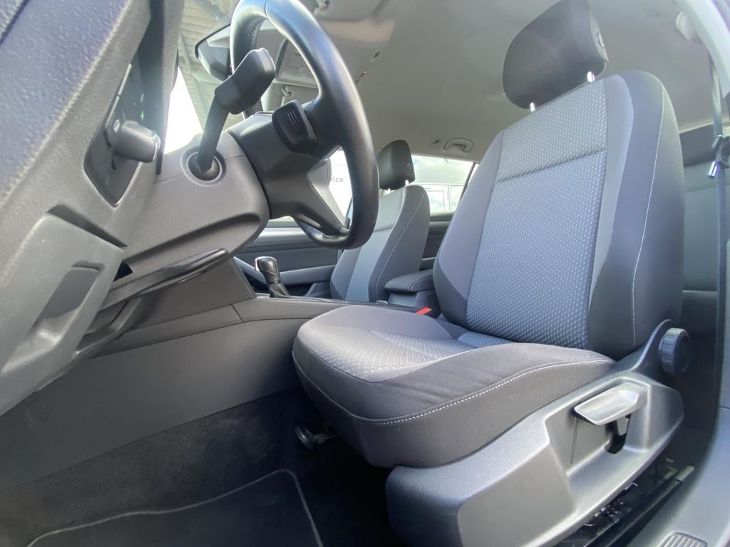 Volkswagen PASSAT VARIANT 2023 г. Серый, пробег 28295 км