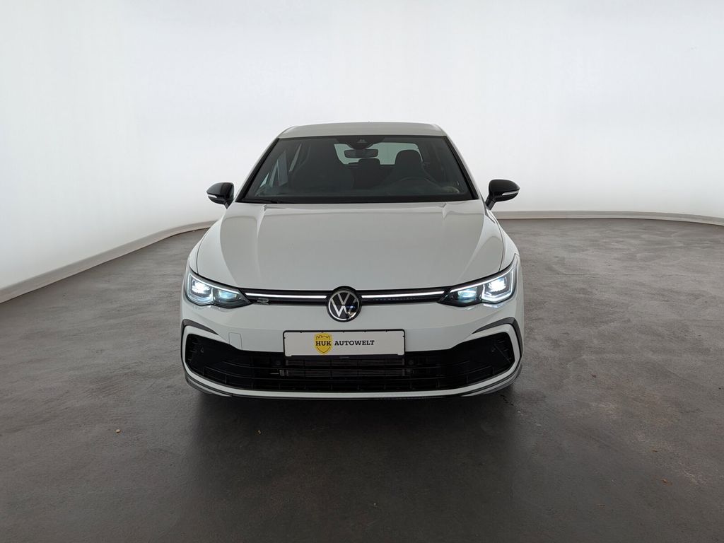 Volkswagen Golf 2024 г. Белый, пробег 21250 км