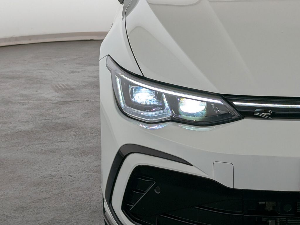 Volkswagen Golf 2024 г. Белый, пробег 21250 км
