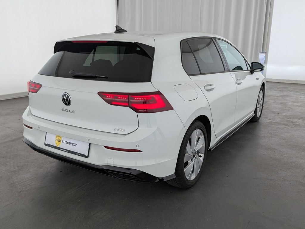 Volkswagen Golf 2024 г. Белый, пробег 21250 км