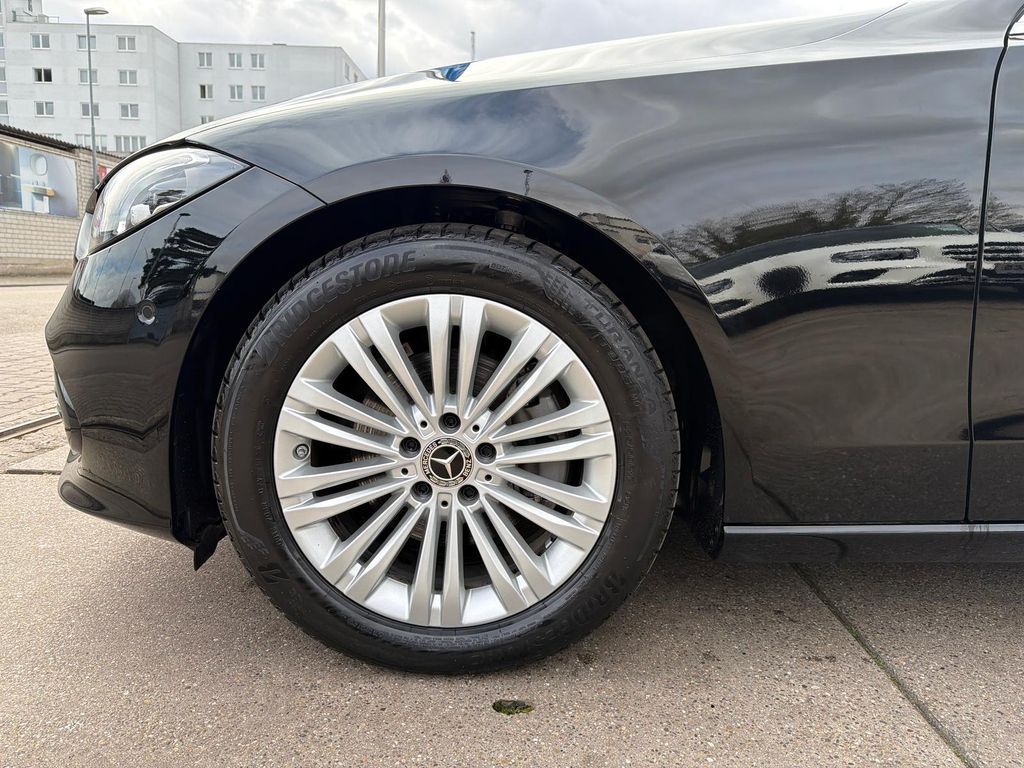 Mercedes-Benz C 180 2023 г. Чёрный, пробег 22000 км