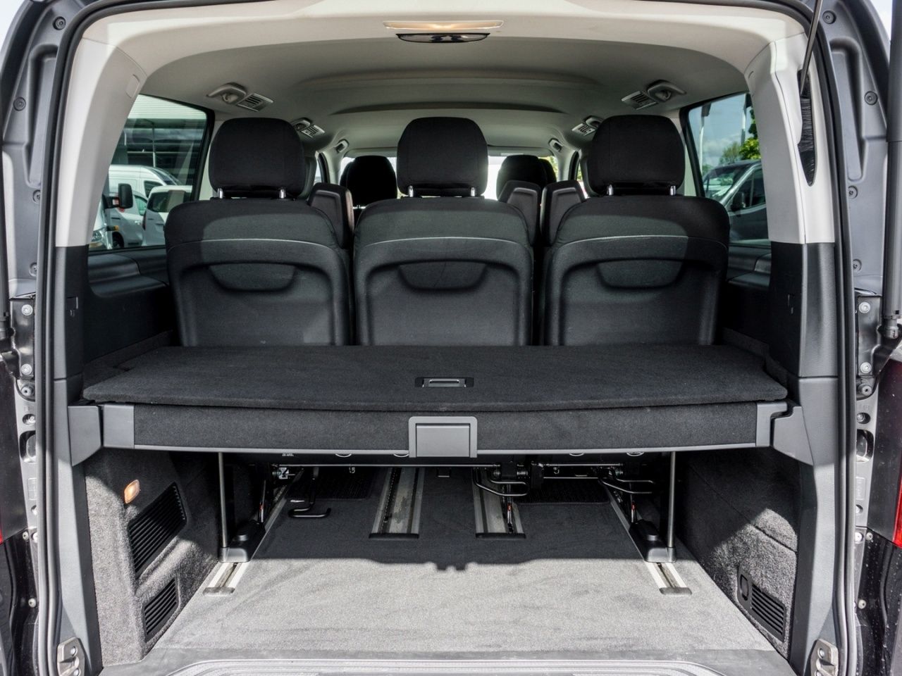 Mercedes-Benz V 220 2022 г. Чёрный, пробег 51600 км