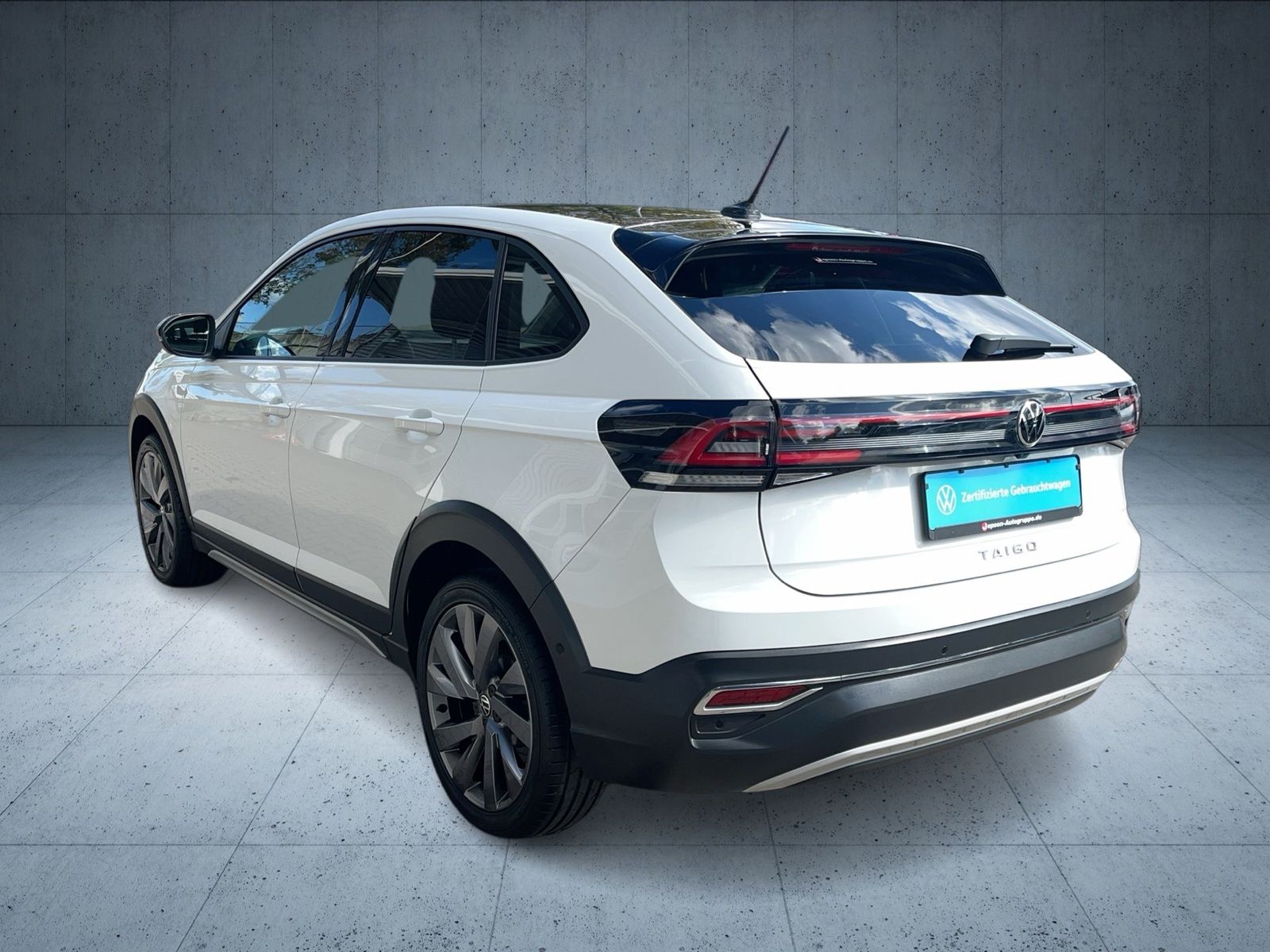 Volkswagen Taigo 2022 г. Белый, пробег 20500 км