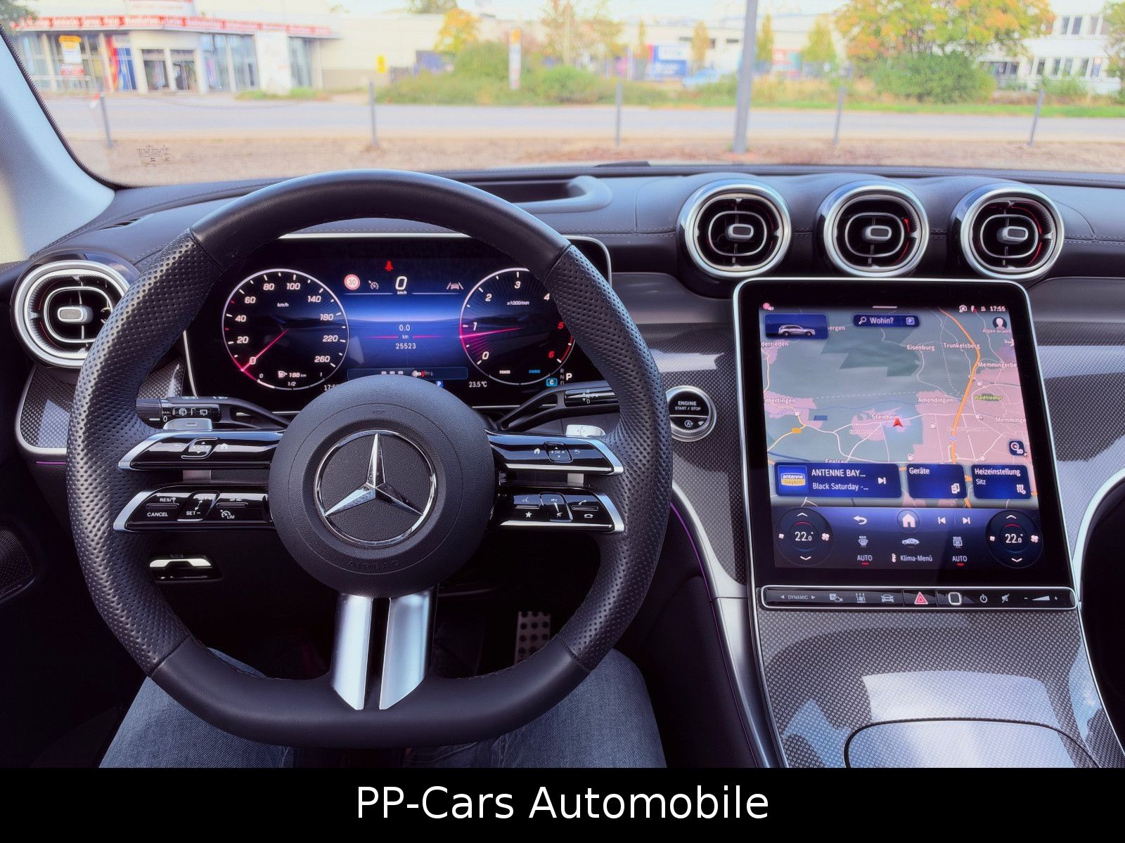 Mercedes-Benz GLC 300 2025 г. Белый, пробег 25510 км