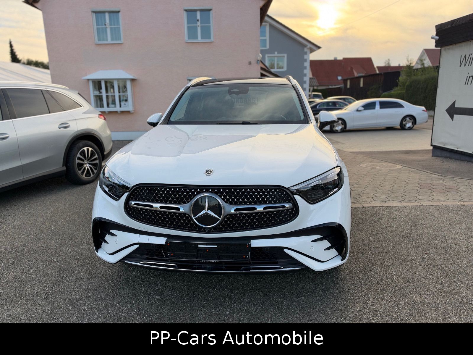 Mercedes-Benz GLC 300 2025 г. Белый, пробег 25510 км