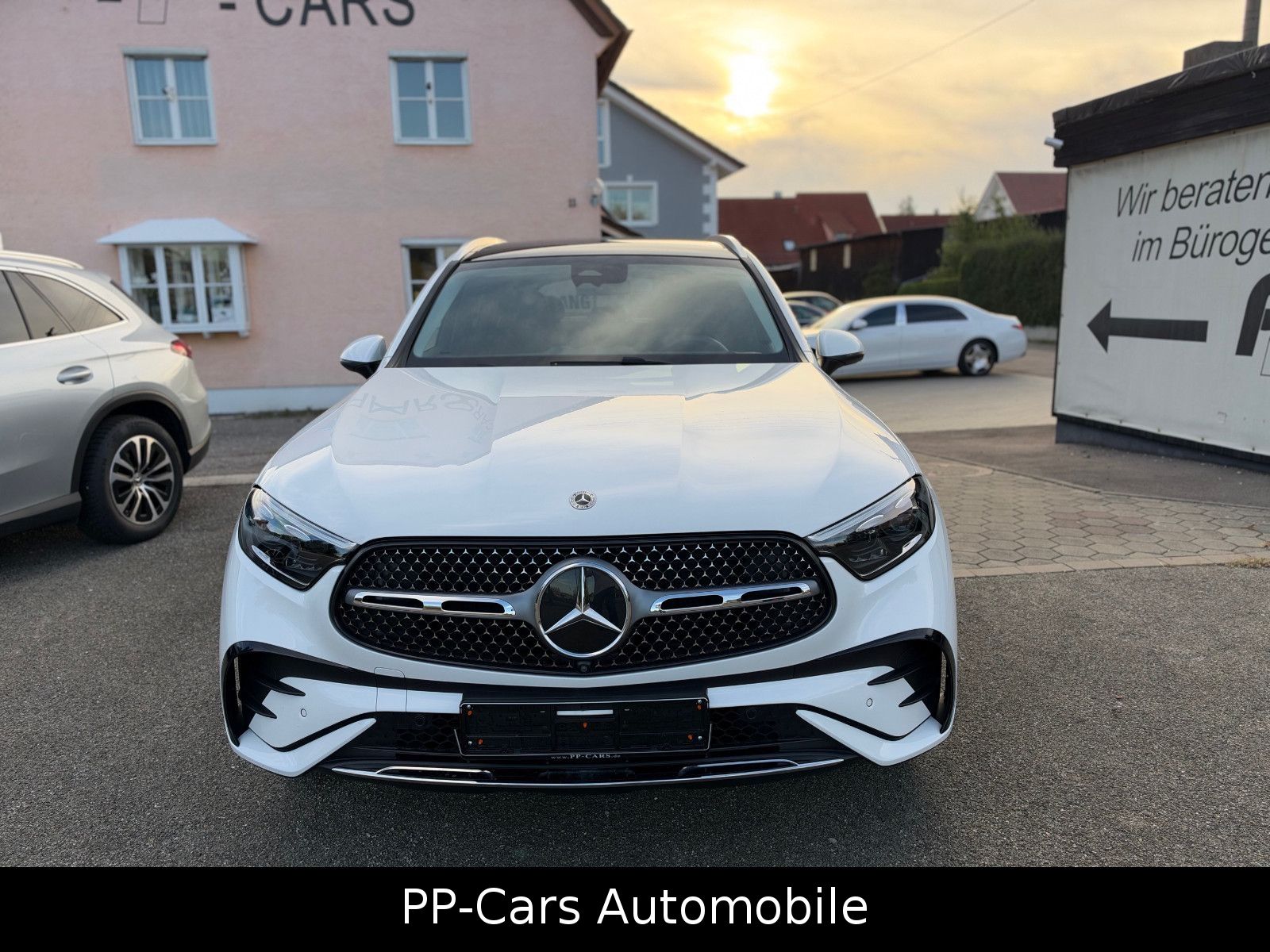 Mercedes-Benz GLC 300 2025 г. Белый, пробег 25510 км