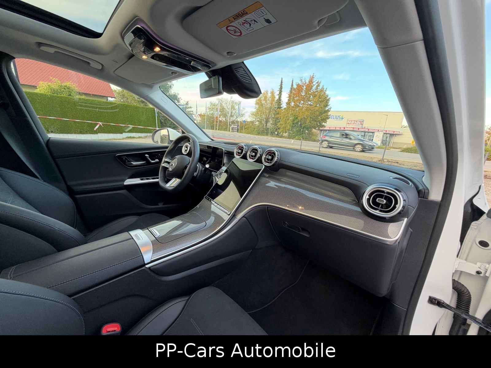 Mercedes-Benz GLC 300 2025 г. Белый, пробег 25510 км
