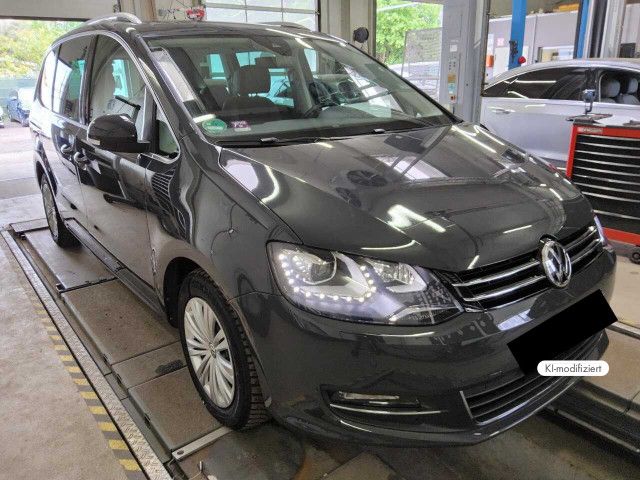 Volkswagen Sharan 2022 г. Серый, пробег 29126 км