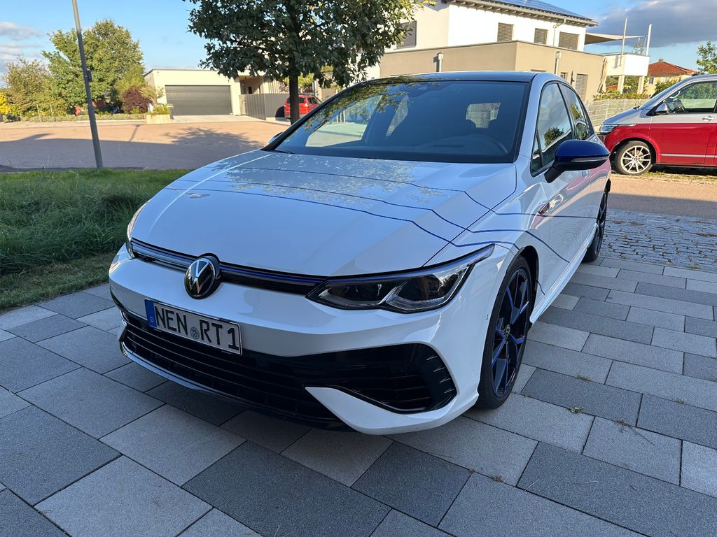 Volkswagen Golf 2023 г. Белый, пробег 35000 км