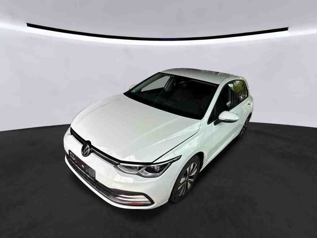 Volkswagen Golf 2023 г. Белый, пробег 26400 км