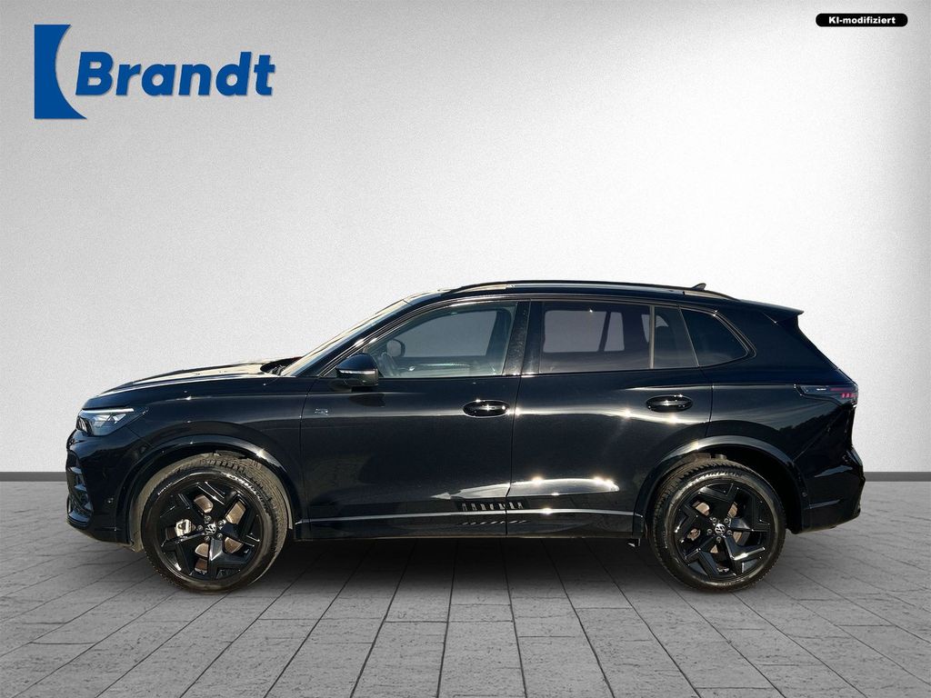 Volkswagen Tiguan 2024 г. Чёрный, пробег 37130 км