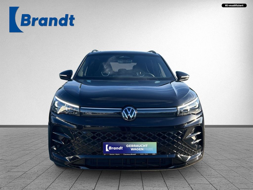 Volkswagen Tiguan 2024 г. Чёрный, пробег 37130 км