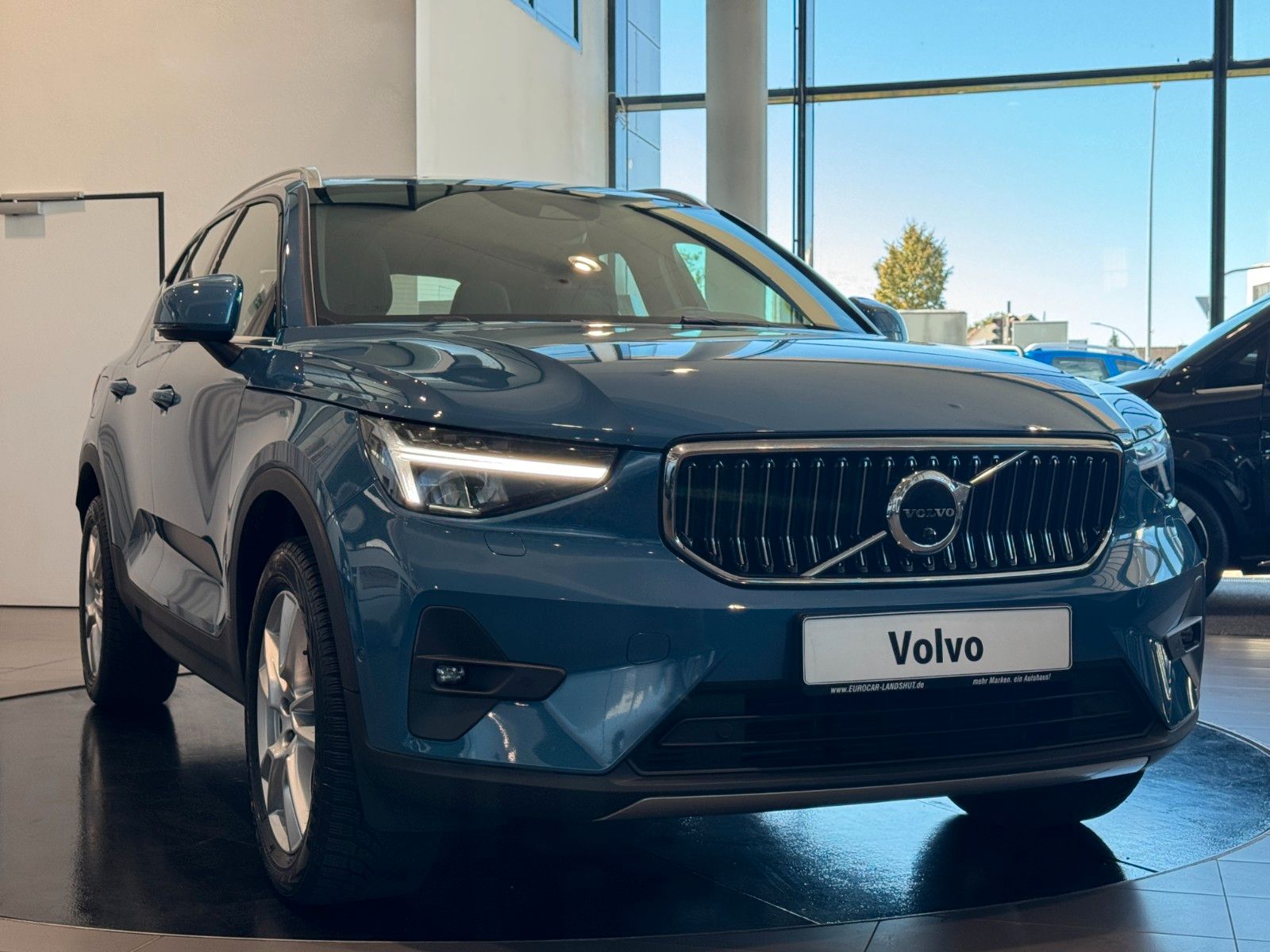 Volvo XC40 2022 г. Синий, пробег 53564 км